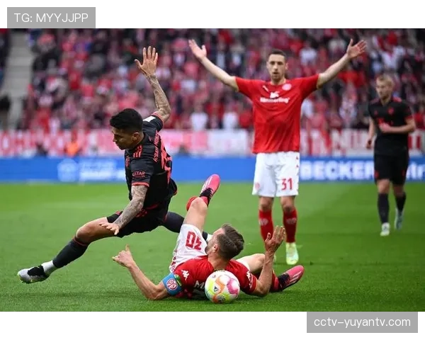 战术评论:为何本赛季德甲中游球队对阵拜仁时普遍采用深度防守策略